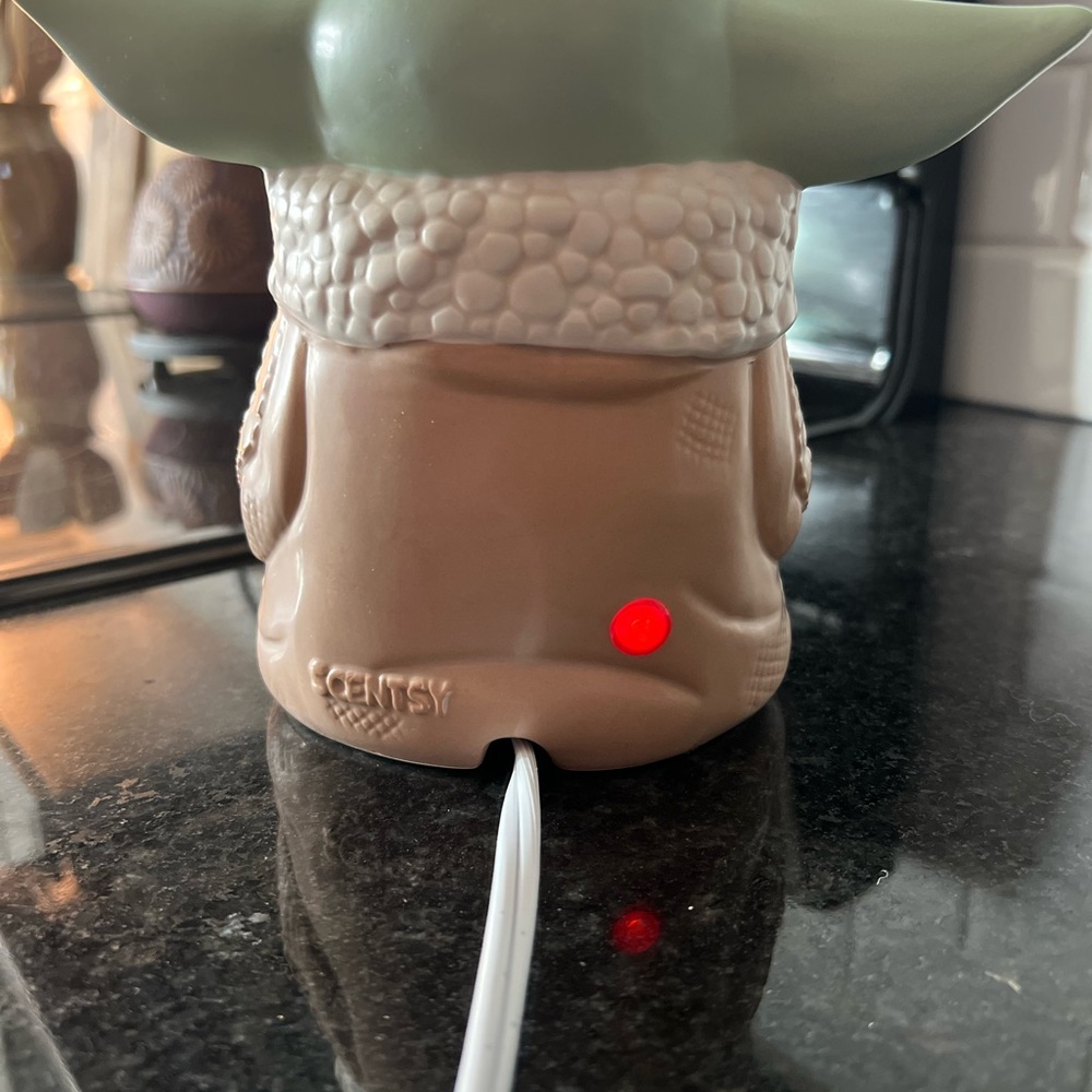 Baby Yoda (Grogu) Scentsy Wax Warmer - Picture 3 of 4